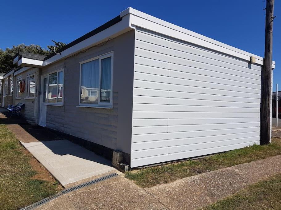 112 Park, Wifi, Sleeps 4 Chalet Sandown